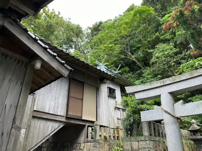 韓神新羅神社の本殿