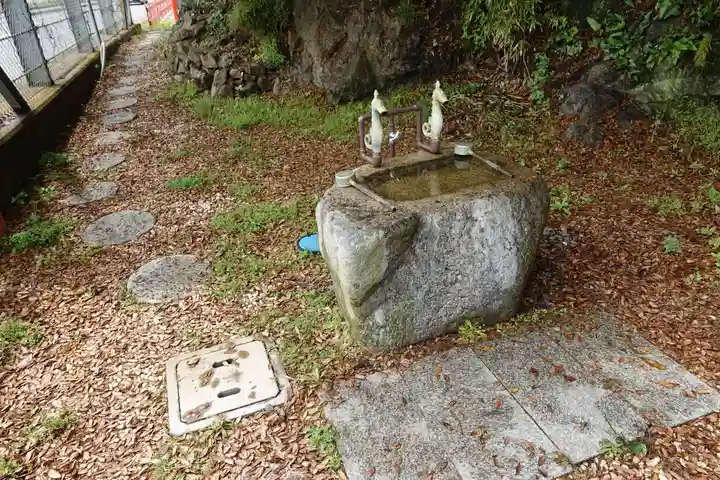 安乎岩戸信龍神社 (安乎八幡神社 摂社)の手水舎