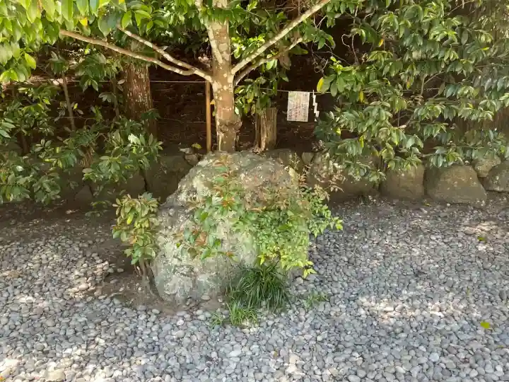 天河大辨財天社の{uncategorized: "未分類", other: "その他", undefined: "問題あり", building: "その他建物", grave: "お墓", sacred_gate: "鳥居", guardian: "狛犬", statue: "像", buddha: "仏像", history: "歴史", nature: "自然", garden: "庭園", animal: "動物", pagoda: "塔", temizu: "手水舎", mountain_gate: "山門・神門", sanctuary: "本殿・本堂", subordinate: "末社・摂社", art: "芸術", scenery: "景色", jizo: "地蔵", ema: "絵馬", goshuin: "御朱印", omikuji: "おみくじ", items: "授与品その他", amulet: "お守り", goshuincho: "御朱印帳", eats: "食事", festival: "お祭り", votive_dance: "神楽", shichigosan: "七五三参", wedding: "結婚式", experience: "体験その他", initially: "初詣", around: "周辺", anti_infection: "感染症対策"}