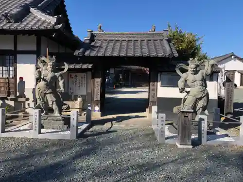 祇園山 徳城寺の山門