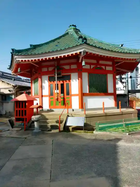善通寺の{uncategorized: "未分類", other: "その他", undefined: "問題あり", building: "その他建物", grave: "お墓", sacred_gate: "鳥居", guardian: "狛犬", statue: "像", buddha: "仏像", history: "歴史", nature: "自然", garden: "庭園", animal: "動物", pagoda: "塔", temizu: "手水舎", mountain_gate: "山門・神門", sanctuary: "本殿・本堂", subordinate: "末社・摂社", art: "芸術", scenery: "景色", jizo: "地蔵", ema: "絵馬", goshuin: "御朱印", omikuji: "おみくじ", items: "授与品その他", amulet: "お守り", goshuincho: "御朱印帳", eats: "食事", festival: "お祭り", votive_dance: "神楽", shichigosan: "七五三参", wedding: "結婚式", experience: "体験その他", initially: "初詣", around: "周辺", anti_infection: "感染症対策"}