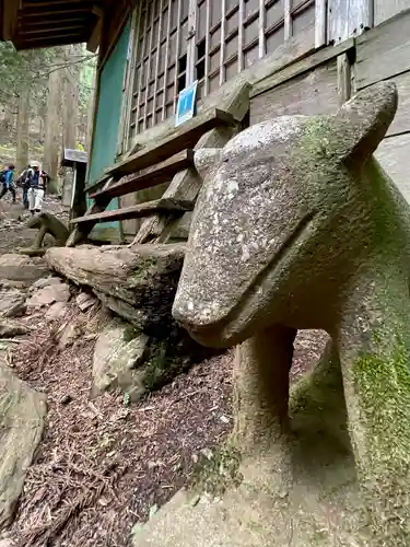 大嶽神社の狛犬