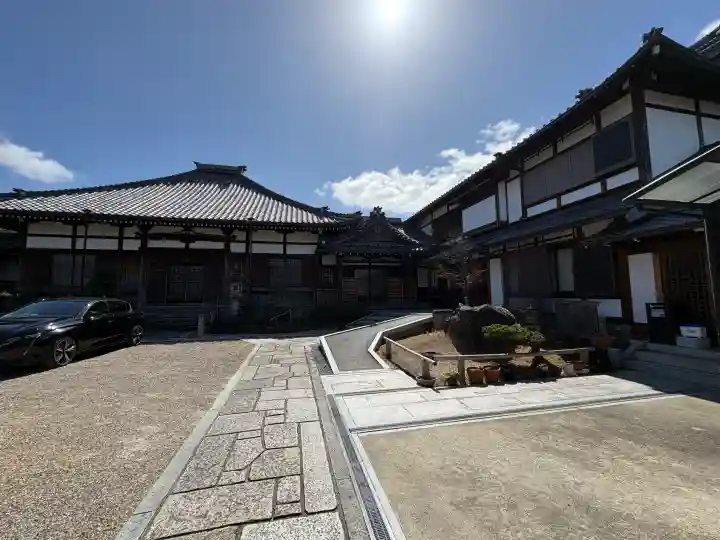 東運寺の{uncategorized: "未分類", other: "その他", undefined: "問題あり", building: "その他建物", grave: "お墓", sacred_gate: "鳥居", guardian: "狛犬", statue: "像", buddha: "仏像", history: "歴史", nature: "自然", garden: "庭園", animal: "動物", pagoda: "塔", temizu: "手水舎", mountain_gate: "山門・神門", sanctuary: "本殿・本堂", subordinate: "末社・摂社", art: "芸術", scenery: "景色", jizo: "地蔵", ema: "絵馬", goshuin: "御朱印", omikuji: "おみくじ", items: "授与品その他", amulet: "お守り", goshuincho: "御朱印帳", eats: "食事", festival: "お祭り", votive_dance: "神楽", shichigosan: "七五三参", wedding: "結婚式", experience: "体験その他", initially: "初詣", around: "周辺", anti_infection: "感染症対策"}