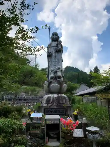 徳善院明王密寺の像