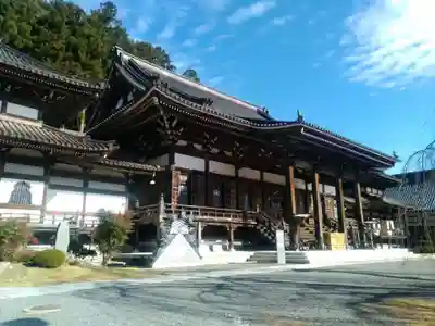 久遠寺の本殿・本堂