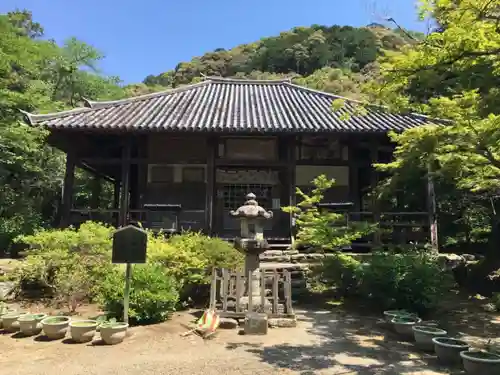 栄山寺の本殿