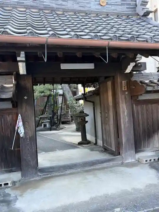 心覚寺の{uncategorized: "未分類", other: "その他", undefined: "問題あり", building: "その他建物", grave: "お墓", sacred_gate: "鳥居", guardian: "狛犬", statue: "像", buddha: "仏像", history: "歴史", nature: "自然", garden: "庭園", animal: "動物", pagoda: "塔", temizu: "手水舎", mountain_gate: "山門・神門", sanctuary: "本殿・本堂", subordinate: "末社・摂社", art: "芸術", scenery: "景色", jizo: "地蔵", ema: "絵馬", goshuin: "御朱印", omikuji: "おみくじ", items: "授与品その他", amulet: "お守り", goshuincho: "御朱印帳", eats: "食事", festival: "お祭り", votive_dance: "神楽", shichigosan: "七五三参", wedding: "結婚式", experience: "体験その他", initially: "初詣", around: "周辺", anti_infection: "感染症対策"}
