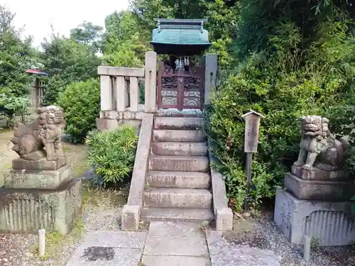 大神神社（花池）の末社