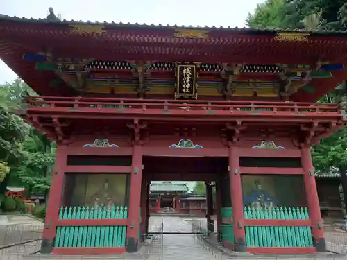 根津神社の山門・神門