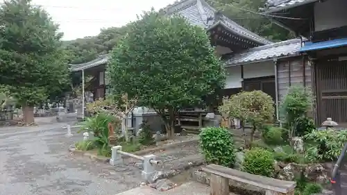 明泉寺の本殿・本堂