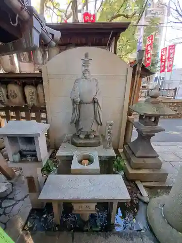 若一神社の像