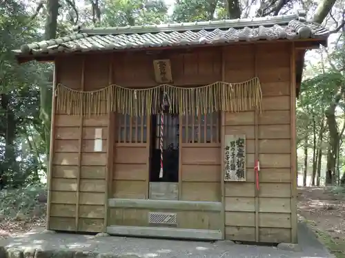 諏訪神社の本殿