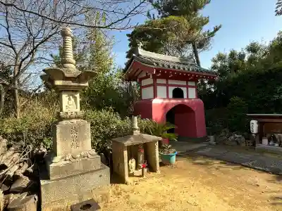 海岸寺の{uncategorized: "未分類", other: "その他", undefined: "問題あり", building: "その他建物", grave: "お墓", sacred_gate: "鳥居", guardian: "狛犬", statue: "像", buddha: "仏像", history: "歴史", nature: "自然", garden: "庭園", animal: "動物", pagoda: "塔", temizu: "手水舎", mountain_gate: "山門・神門", sanctuary: "本殿・本堂", subordinate: "末社・摂社", art: "芸術", scenery: "景色", jizo: "地蔵", ema: "絵馬", goshuin: "御朱印", omikuji: "おみくじ", items: "授与品その他", amulet: "お守り", goshuincho: "御朱印帳", eats: "食事", festival: "お祭り", votive_dance: "神楽", shichigosan: "七五三参", wedding: "結婚式", experience: "体験その他", initially: "初詣", around: "周辺", anti_infection: "感染症対策"}