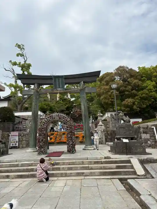 防府天満宮の{uncategorized: "未分類", other: "その他", undefined: "問題あり", building: "その他建物", grave: "お墓", sacred_gate: "鳥居", guardian: "狛犬", statue: "像", buddha: "仏像", history: "歴史", nature: "自然", garden: "庭園", animal: "動物", pagoda: "塔", temizu: "手水舎", mountain_gate: "山門・神門", sanctuary: "本殿・本堂", subordinate: "末社・摂社", art: "芸術", scenery: "景色", jizo: "地蔵", ema: "絵馬", goshuin: "御朱印", omikuji: "おみくじ", items: "授与品その他", amulet: "お守り", goshuincho: "御朱印帳", eats: "食事", festival: "お祭り", votive_dance: "神楽", shichigosan: "七五三参", wedding: "結婚式", experience: "体験その他", initially: "初詣", around: "周辺", anti_infection: "感染症対策"}