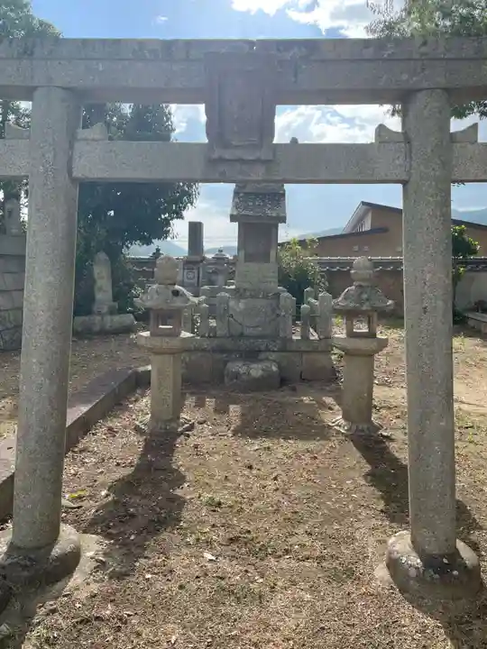 恩徳寺の末社・摂社