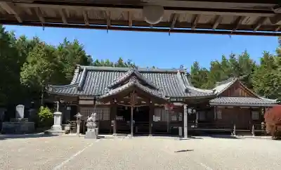 美波多神社の{uncategorized: "未分類", other: "その他", undefined: "問題あり", building: "その他建物", grave: "お墓", sacred_gate: "鳥居", guardian: "狛犬", statue: "像", buddha: "仏像", history: "歴史", nature: "自然", garden: "庭園", animal: "動物", pagoda: "塔", temizu: "手水舎", mountain_gate: "山門・神門", sanctuary: "本殿・本堂", subordinate: "末社・摂社", art: "芸術", scenery: "景色", jizo: "地蔵", ema: "絵馬", goshuin: "御朱印", omikuji: "おみくじ", items: "授与品その他", amulet: "お守り", goshuincho: "御朱印帳", eats: "食事", festival: "お祭り", votive_dance: "神楽", shichigosan: "七五三参", wedding: "結婚式", experience: "体験その他", initially: "初詣", around: "周辺", anti_infection: "感染症対策"}