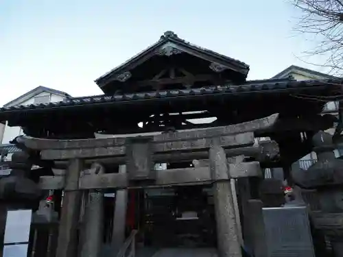 被官稲荷神社の鳥居