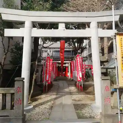 津軽稲荷神社の鳥居