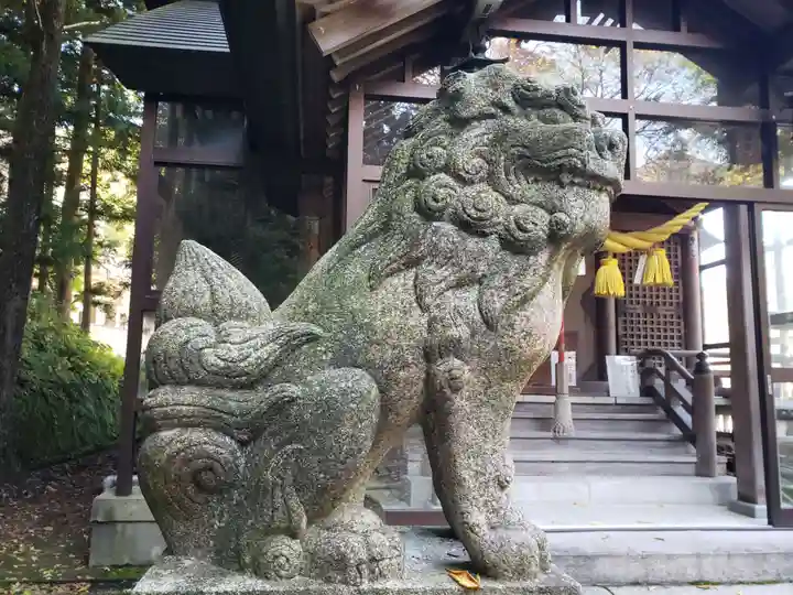 宇奈月神社の狛犬