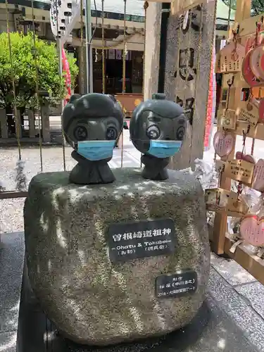 露天神社（お初天神）の像