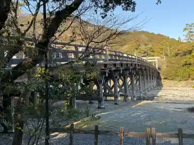 伊勢神宮内宮（皇大神宮）の{uncategorized: "未分類", other: "その他", undefined: "問題あり", building: "その他建物", grave: "お墓", sacred_gate: "鳥居", guardian: "狛犬", statue: "像", buddha: "仏像", history: "歴史", nature: "自然", garden: "庭園", animal: "動物", pagoda: "塔", temizu: "手水舎", mountain_gate: "山門・神門", sanctuary: "本殿・本堂", subordinate: "末社・摂社", art: "芸術", scenery: "景色", jizo: "地蔵", ema: "絵馬", goshuin: "御朱印", omikuji: "おみくじ", items: "授与品その他", amulet: "お守り", goshuincho: "御朱印帳", eats: "食事", festival: "お祭り", votive_dance: "神楽", shichigosan: "七五三参", wedding: "結婚式", experience: "体験その他", initially: "初詣", around: "周辺", anti_infection: "感染症対策"}