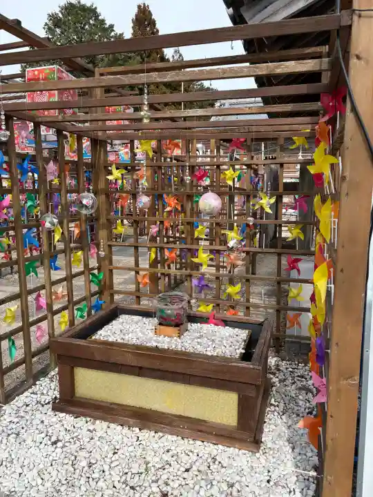 金井神社の{uncategorized: "未分類", other: "その他", undefined: "問題あり", building: "その他建物", grave: "お墓", sacred_gate: "鳥居", guardian: "狛犬", statue: "像", buddha: "仏像", history: "歴史", nature: "自然", garden: "庭園", animal: "動物", pagoda: "塔", temizu: "手水舎", mountain_gate: "山門・神門", sanctuary: "本殿・本堂", subordinate: "末社・摂社", art: "芸術", scenery: "景色", jizo: "地蔵", ema: "絵馬", goshuin: "御朱印", omikuji: "おみくじ", items: "授与品その他", amulet: "お守り", goshuincho: "御朱印帳", eats: "食事", festival: "お祭り", votive_dance: "神楽", shichigosan: "七五三参", wedding: "結婚式", experience: "体験その他", initially: "初詣", around: "周辺", anti_infection: "感染症対策"}