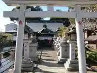 白蛇辨財天の鳥居