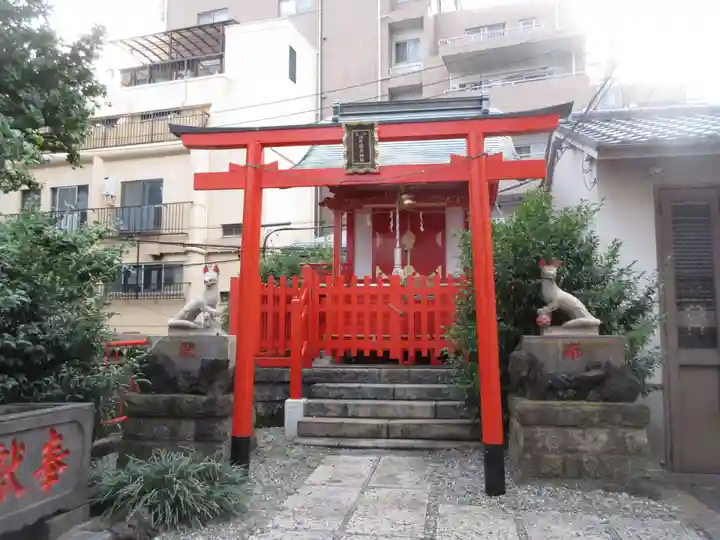 仲町稲荷神社の鳥居