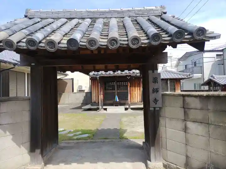 薬師寺の山門・神門