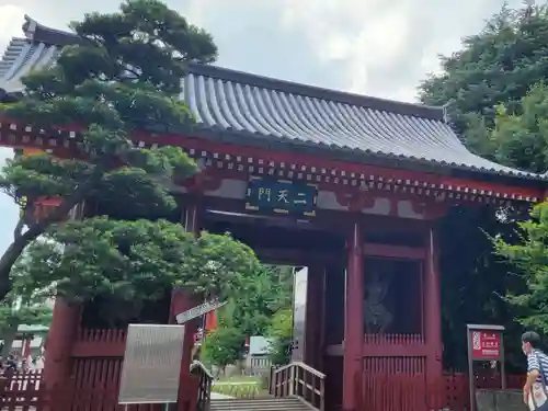 浅草寺の山門