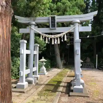 金澤山八幡神社の鳥居