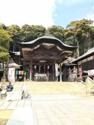 由加山 由加神社本宮の本殿