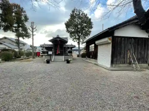 泊瀬部神社の{uncategorized: "未分類", other: "その他", undefined: "問題あり", building: "その他建物", grave: "お墓", sacred_gate: "鳥居", guardian: "狛犬", statue: "像", buddha: "仏像", history: "歴史", nature: "自然", garden: "庭園", animal: "動物", pagoda: "塔", temizu: "手水舎", mountain_gate: "山門・神門", sanctuary: "本殿・本堂", subordinate: "末社・摂社", art: "芸術", scenery: "景色", jizo: "地蔵", ema: "絵馬", goshuin: "御朱印", omikuji: "おみくじ", items: "授与品その他", amulet: "お守り", goshuincho: "御朱印帳", eats: "食事", festival: "お祭り", votive_dance: "神楽", shichigosan: "七五三参", wedding: "結婚式", experience: "体験その他", initially: "初詣", around: "周辺", anti_infection: "感染症対策"}