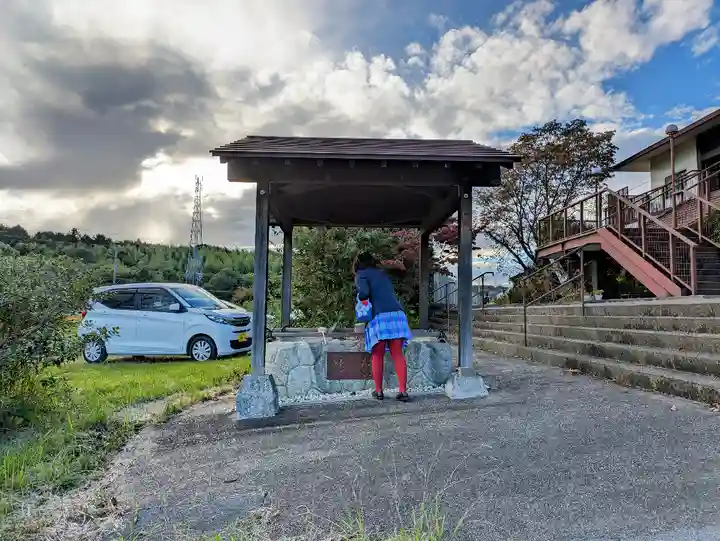 寶生寺(大本山高野山崇修院)の手水舎