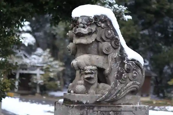 玉敷神社の{uncategorized: "未分類", other: "その他", undefined: "問題あり", building: "その他建物", grave: "お墓", sacred_gate: "鳥居", guardian: "狛犬", statue: "像", buddha: "仏像", history: "歴史", nature: "自然", garden: "庭園", animal: "動物", pagoda: "塔", temizu: "手水舎", mountain_gate: "山門・神門", sanctuary: "本殿・本堂", subordinate: "末社・摂社", art: "芸術", scenery: "景色", jizo: "地蔵", ema: "絵馬", goshuin: "御朱印", omikuji: "おみくじ", items: "授与品その他", amulet: "お守り", goshuincho: "御朱印帳", eats: "食事", festival: "お祭り", votive_dance: "神楽", shichigosan: "七五三参", wedding: "結婚式", experience: "体験その他", initially: "初詣", around: "周辺", anti_infection: "感染症対策"}