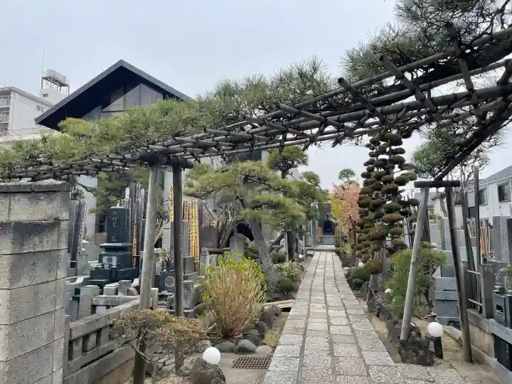 善慶寺の{uncategorized: "未分類", other: "その他", undefined: "問題あり", building: "その他建物", grave: "お墓", sacred_gate: "鳥居", guardian: "狛犬", statue: "像", buddha: "仏像", history: "歴史", nature: "自然", garden: "庭園", animal: "動物", pagoda: "塔", temizu: "手水舎", mountain_gate: "山門・神門", sanctuary: "本殿・本堂", subordinate: "末社・摂社", art: "芸術", scenery: "景色", jizo: "地蔵", ema: "絵馬", goshuin: "御朱印", omikuji: "おみくじ", items: "授与品その他", amulet: "お守り", goshuincho: "御朱印帳", eats: "食事", festival: "お祭り", votive_dance: "神楽", shichigosan: "七五三参", wedding: "結婚式", experience: "体験その他", initially: "初詣", around: "周辺", anti_infection: "感染症対策"}