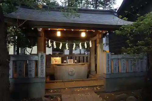 神明氷川神社の手水舎