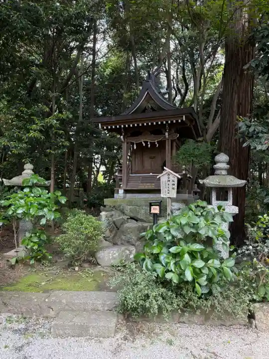 鴨都波神社の{uncategorized: "未分類", other: "その他", undefined: "問題あり", building: "その他建物", grave: "お墓", sacred_gate: "鳥居", guardian: "狛犬", statue: "像", buddha: "仏像", history: "歴史", nature: "自然", garden: "庭園", animal: "動物", pagoda: "塔", temizu: "手水舎", mountain_gate: "山門・神門", sanctuary: "本殿・本堂", subordinate: "末社・摂社", art: "芸術", scenery: "景色", jizo: "地蔵", ema: "絵馬", goshuin: "御朱印", omikuji: "おみくじ", items: "授与品その他", amulet: "お守り", goshuincho: "御朱印帳", eats: "食事", festival: "お祭り", votive_dance: "神楽", shichigosan: "七五三参", wedding: "結婚式", experience: "体験その他", initially: "初詣", around: "周辺", anti_infection: "感染症対策"}