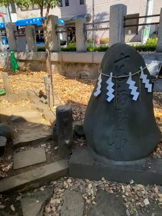 千駄ヶ谷冨士浅間神社の{uncategorized: "未分類", other: "その他", undefined: "問題あり", building: "その他建物", grave: "お墓", sacred_gate: "鳥居", guardian: "狛犬", statue: "像", buddha: "仏像", history: "歴史", nature: "自然", garden: "庭園", animal: "動物", pagoda: "塔", temizu: "手水舎", mountain_gate: "山門・神門", sanctuary: "本殿・本堂", subordinate: "末社・摂社", art: "芸術", scenery: "景色", jizo: "地蔵", ema: "絵馬", goshuin: "御朱印", omikuji: "おみくじ", items: "授与品その他", amulet: "お守り", goshuincho: "御朱印帳", eats: "食事", festival: "お祭り", votive_dance: "神楽", shichigosan: "七五三参", wedding: "結婚式", experience: "体験その他", initially: "初詣", around: "周辺", anti_infection: "感染症対策"}