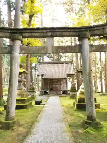 日用神社の鳥居