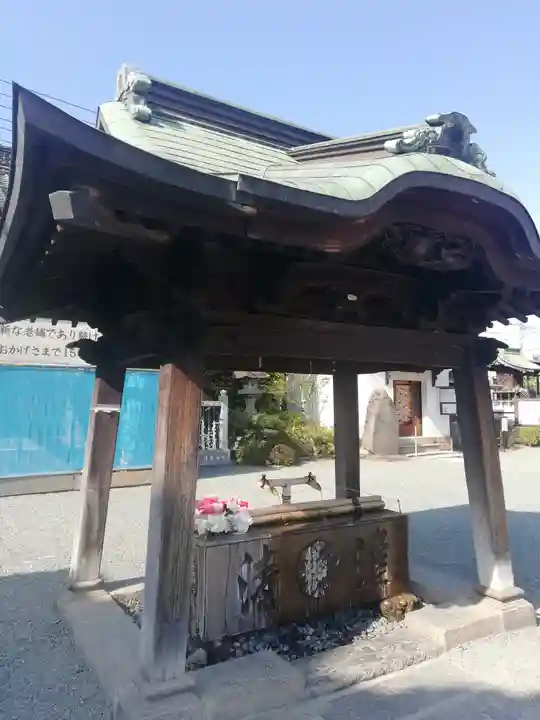 成田山川越別院の手水舎