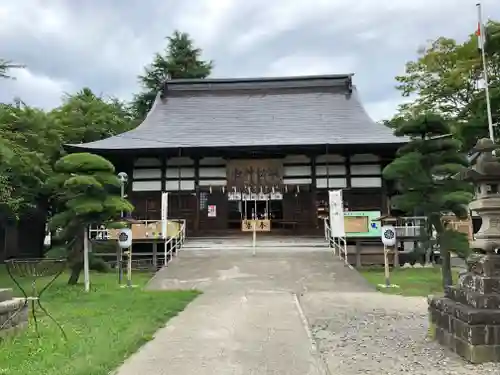 諏訪神社の本殿