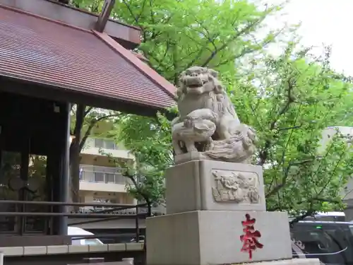 高円寺氷川神社の狛犬