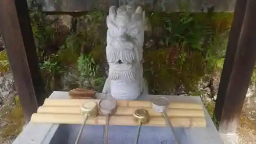 小枕春日神社の手水舎