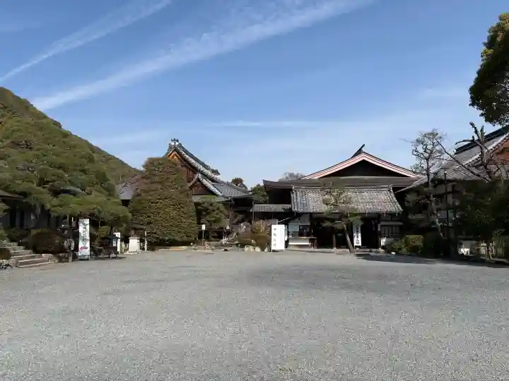 松尾大社の{uncategorized: "未分類", other: "その他", undefined: "問題あり", building: "その他建物", grave: "お墓", sacred_gate: "鳥居", guardian: "狛犬", statue: "像", buddha: "仏像", history: "歴史", nature: "自然", garden: "庭園", animal: "動物", pagoda: "塔", temizu: "手水舎", mountain_gate: "山門・神門", sanctuary: "本殿・本堂", subordinate: "末社・摂社", art: "芸術", scenery: "景色", jizo: "地蔵", ema: "絵馬", goshuin: "御朱印", omikuji: "おみくじ", items: "授与品その他", amulet: "お守り", goshuincho: "御朱印帳", eats: "食事", festival: "お祭り", votive_dance: "神楽", shichigosan: "七五三参", wedding: "結婚式", experience: "体験その他", initially: "初詣", around: "周辺", anti_infection: "感染症対策"}