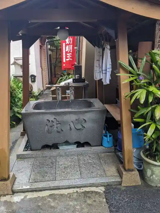 勝満山 崇彦寺の手水舎