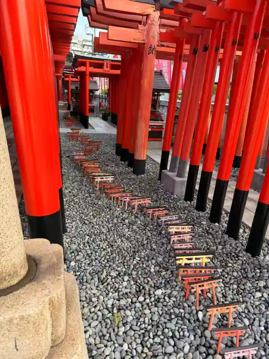 東京羽田 穴守稲荷神社の{uncategorized: "未分類", other: "その他", undefined: "問題あり", building: "その他建物", grave: "お墓", sacred_gate: "鳥居", guardian: "狛犬", statue: "像", buddha: "仏像", history: "歴史", nature: "自然", garden: "庭園", animal: "動物", pagoda: "塔", temizu: "手水舎", mountain_gate: "山門・神門", sanctuary: "本殿・本堂", subordinate: "末社・摂社", art: "芸術", scenery: "景色", jizo: "地蔵", ema: "絵馬", goshuin: "御朱印", omikuji: "おみくじ", items: "授与品その他", amulet: "お守り", goshuincho: "御朱印帳", eats: "食事", festival: "お祭り", votive_dance: "神楽", shichigosan: "七五三参", wedding: "結婚式", experience: "体験その他", initially: "初詣", around: "周辺", anti_infection: "感染症対策"}