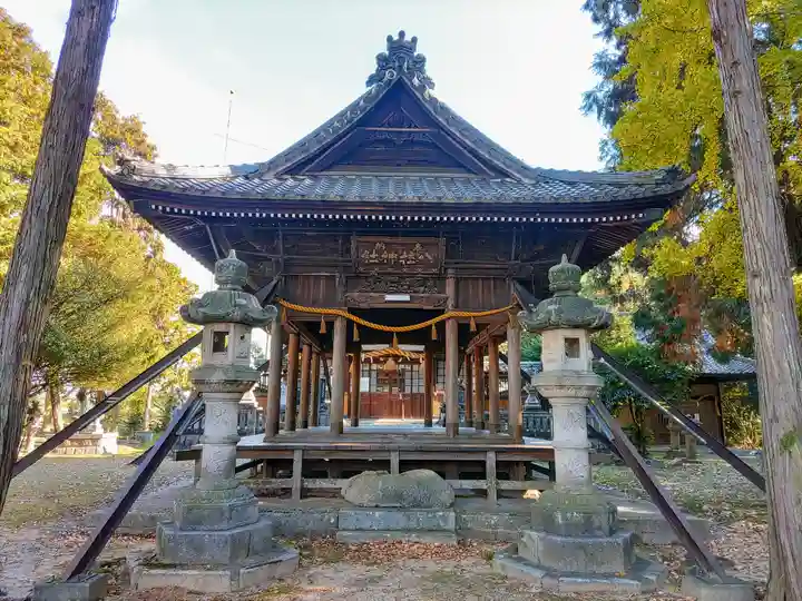 八柱神社の本殿・本堂