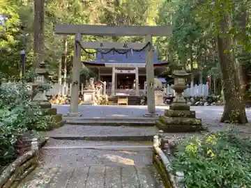 丹生神社の本殿・本堂