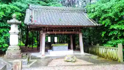 八柱神社の手水舎
